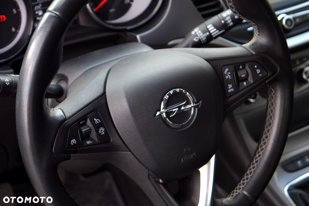 Opel Astra 1.6 CDTI Enjoy S&S - 12