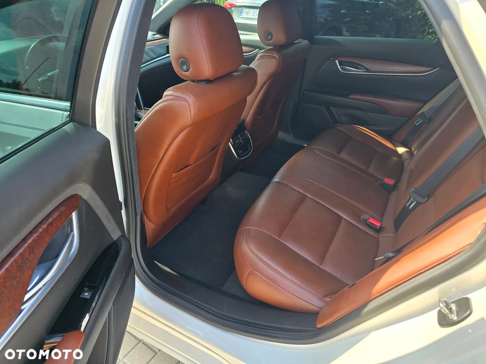 Cadillac XTS - 9