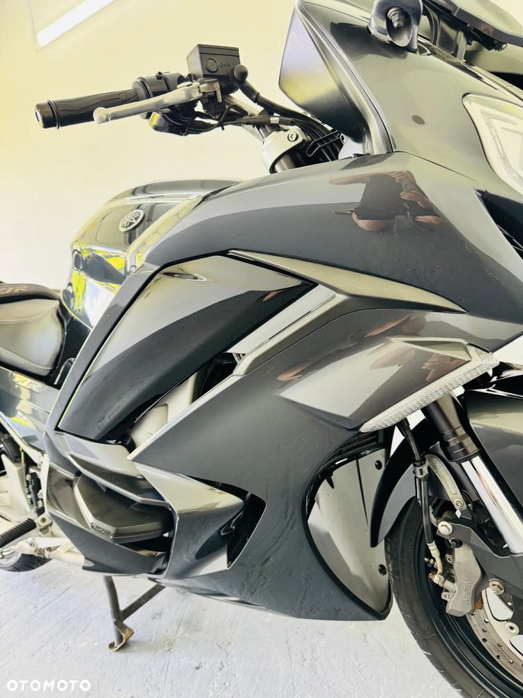 Yamaha FJR - 15