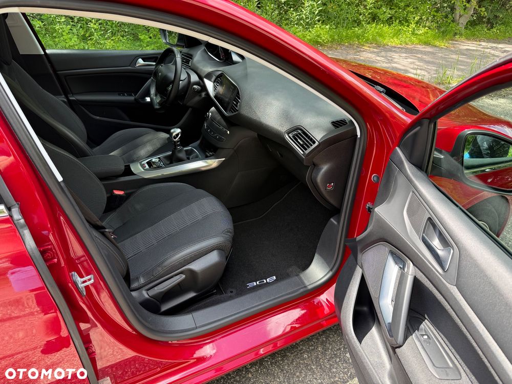 Peugeot 308 PureTech 130 GPF Stop & Start Allure Pack - 29