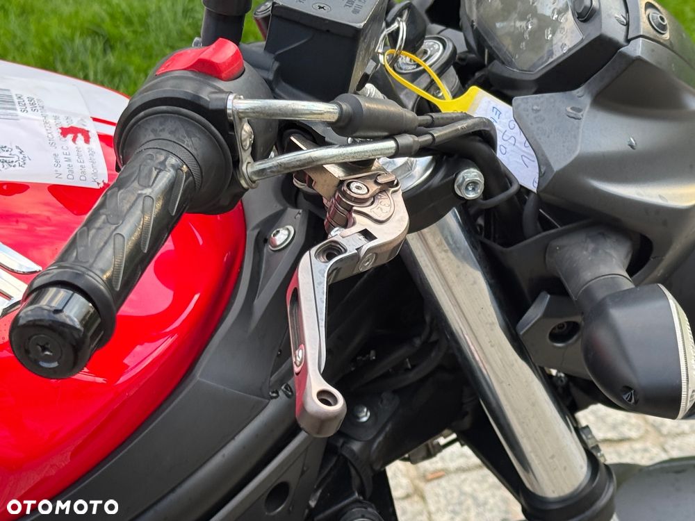 Suzuki SV - 32