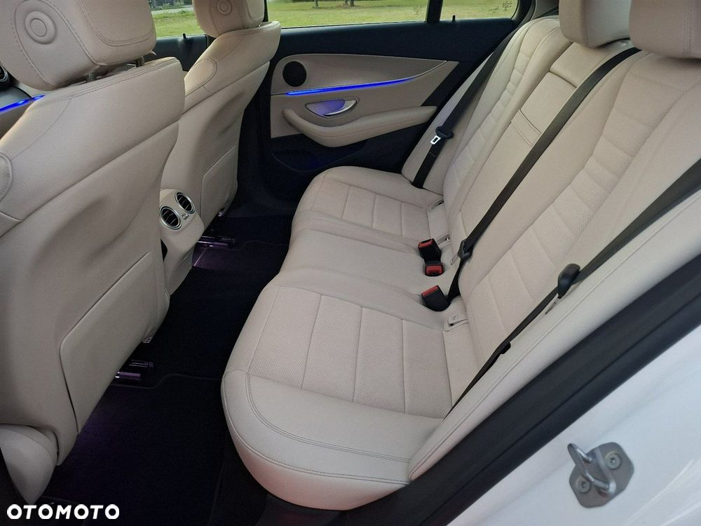 Mercedes-Benz Klasa E 220 d Business Edition 9G-TRONIC - 38