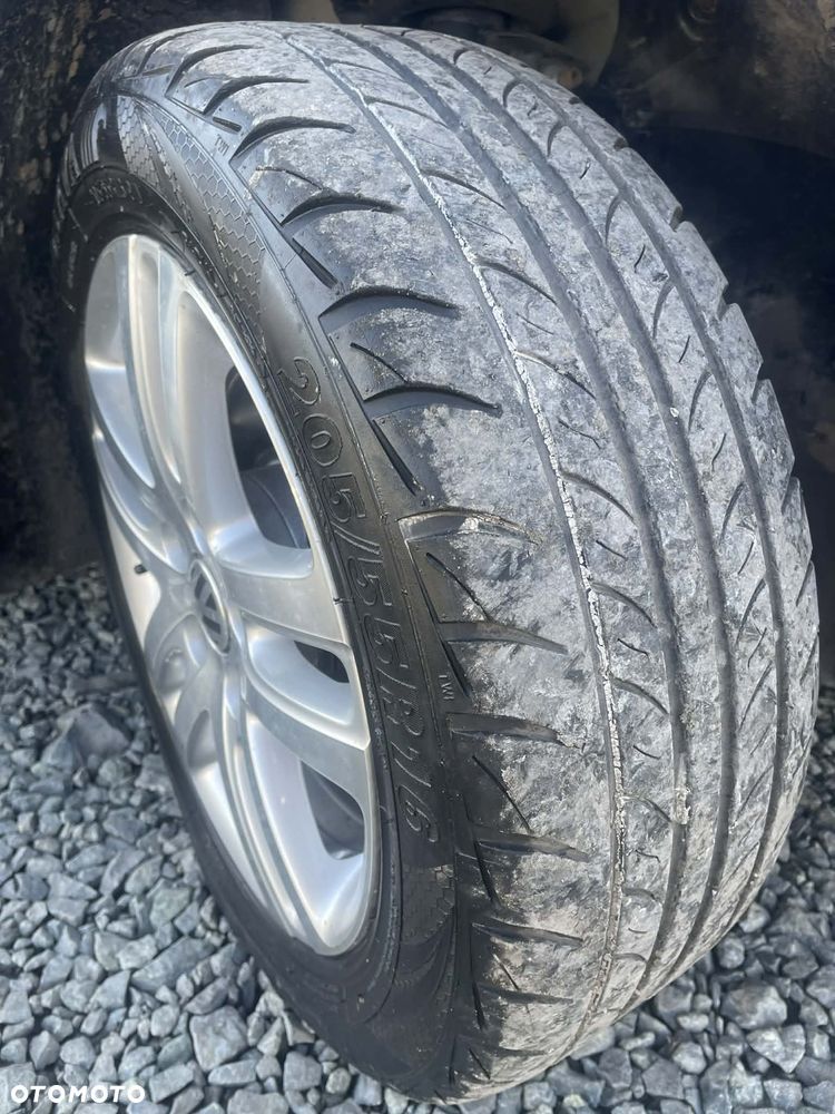 Volkswagen Touran 1.9 TDI DPF Highline - 28