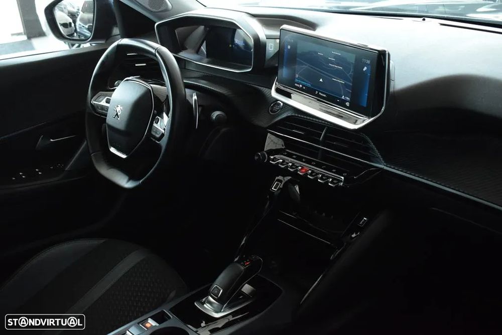 Peugeot 2008 1.5 BlueHDi Allure EAT8 - 43