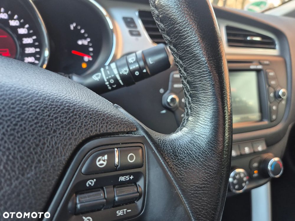 Kia Ceed 1.6 GDI Dream-Team Edition - 26