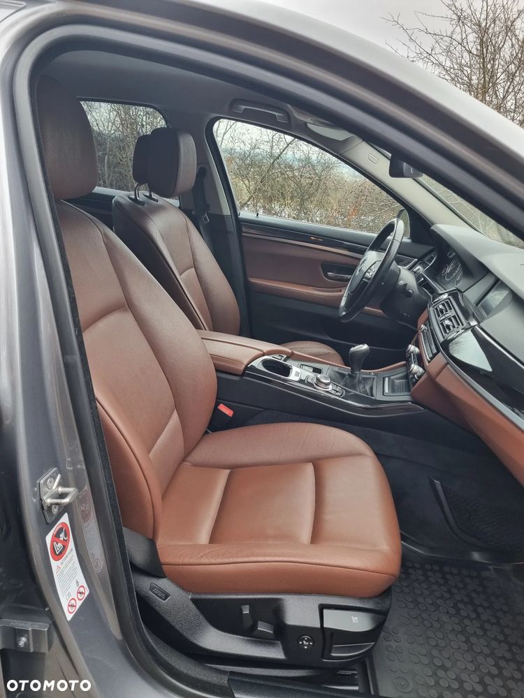 BMW Seria 5 520d - 29