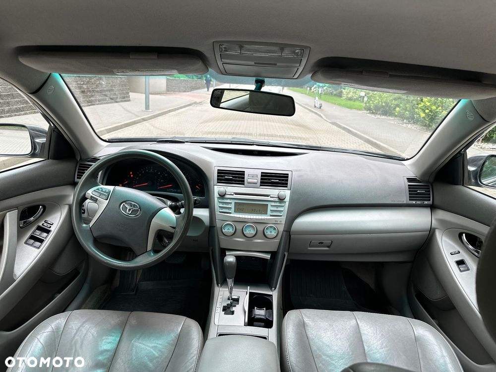 Toyota Camry - 7