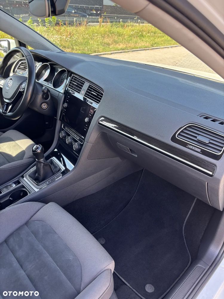 Volkswagen Golf - 19