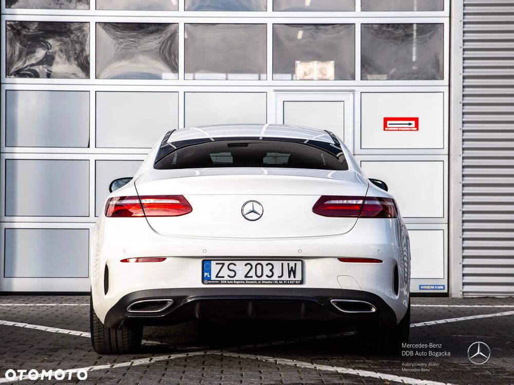 Mercedes-Benz Klasa E 220 d 4-Matic 9G-TRONIC - 14