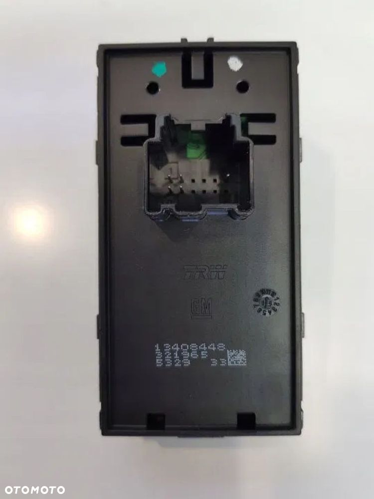 PANEL PRZEŁĄCZNIK SZYB PRAWY PRZÓD OPEL ASTRA K V - 2