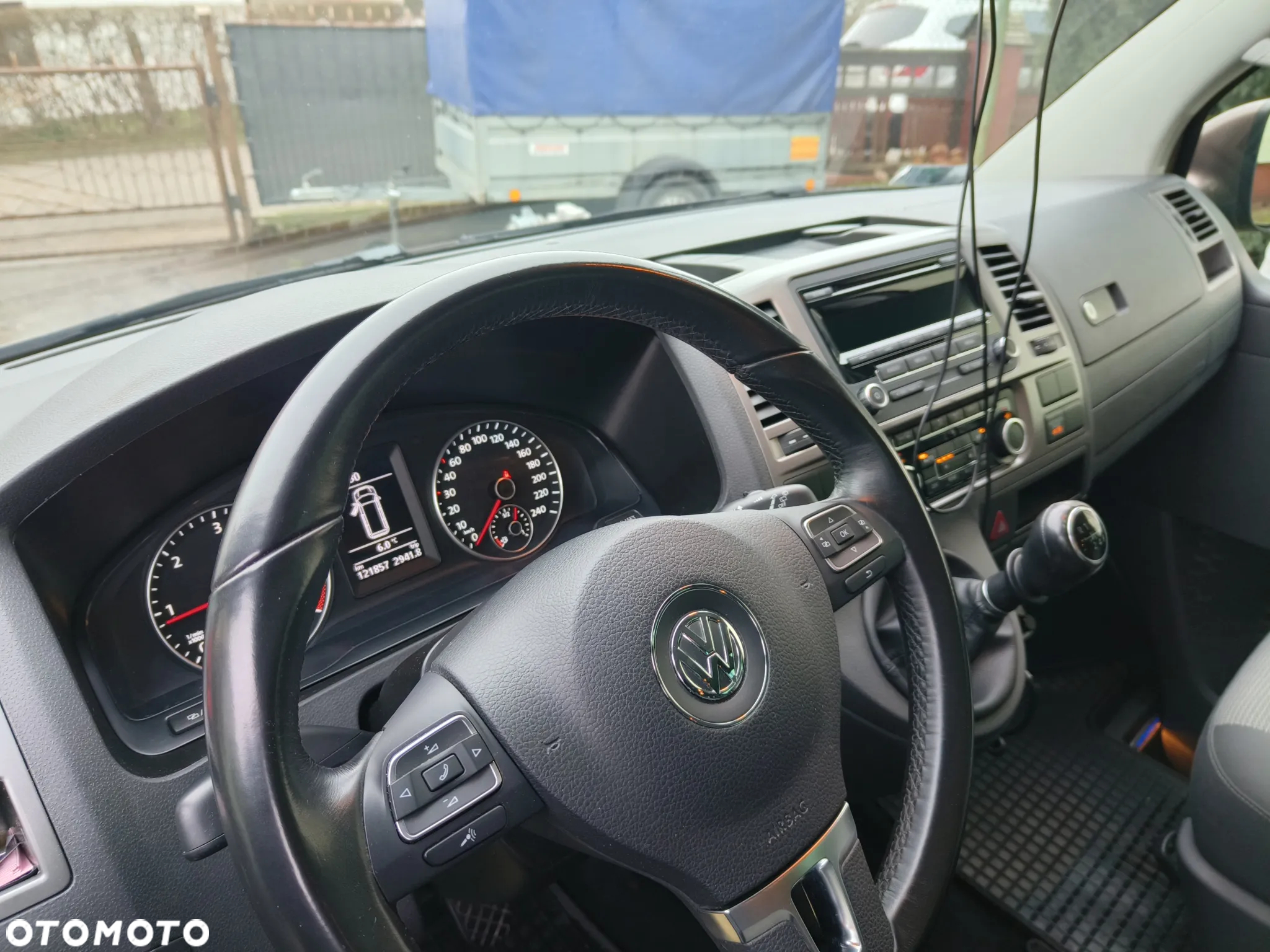 Volkswagen Caravelle - 7