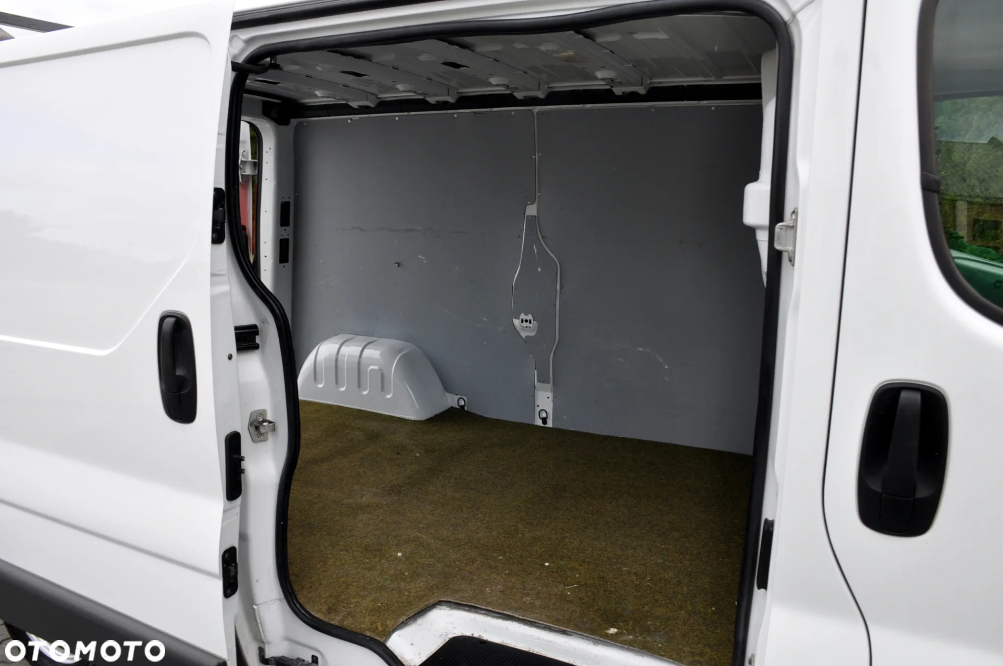 Opel VIVARO - 32