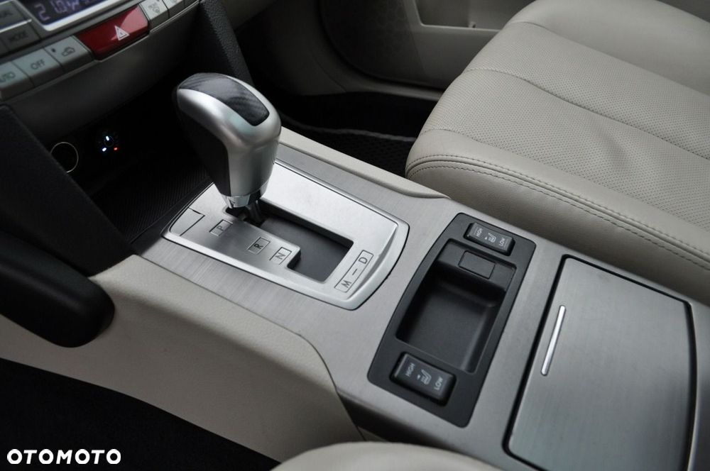 Subaru Outback 2.5i Comfort Navi AT - 18