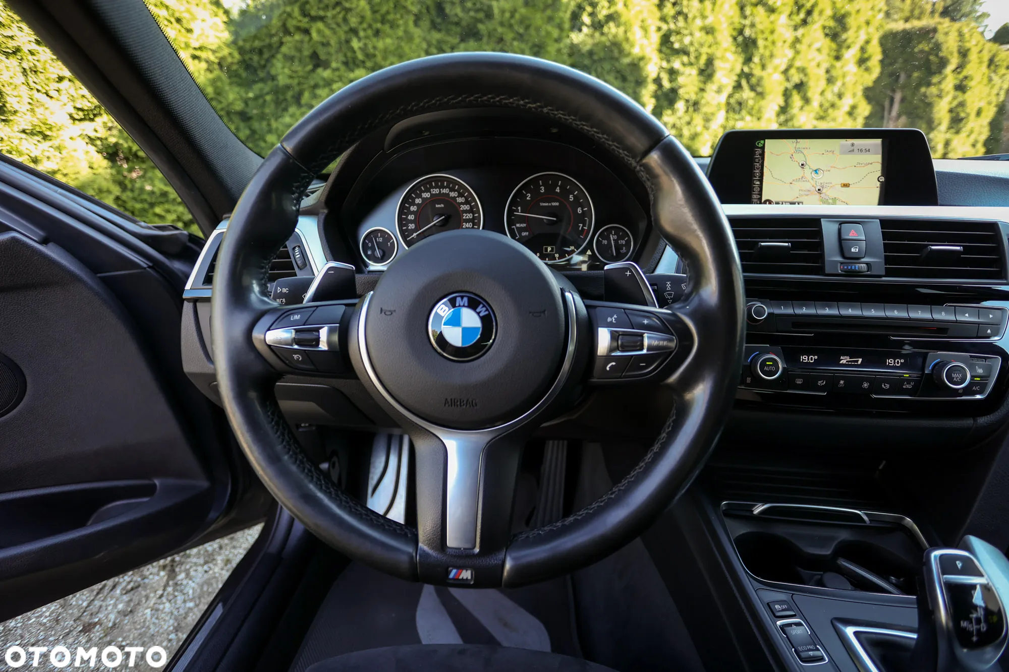 BMW Seria 3 330i Touring Edition M Sport Shadow - 37