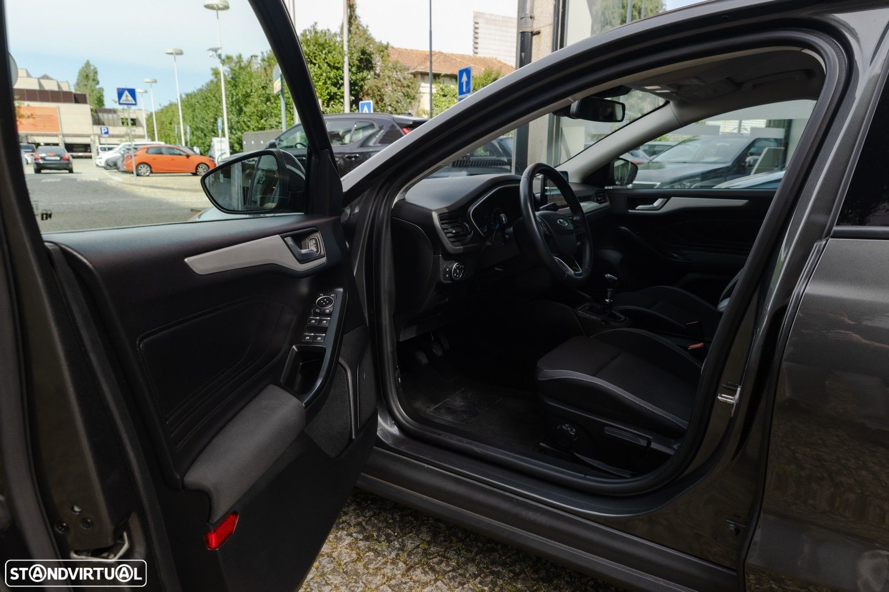 Ford Focus 1.5 TDCi EcoBlue Business - 9