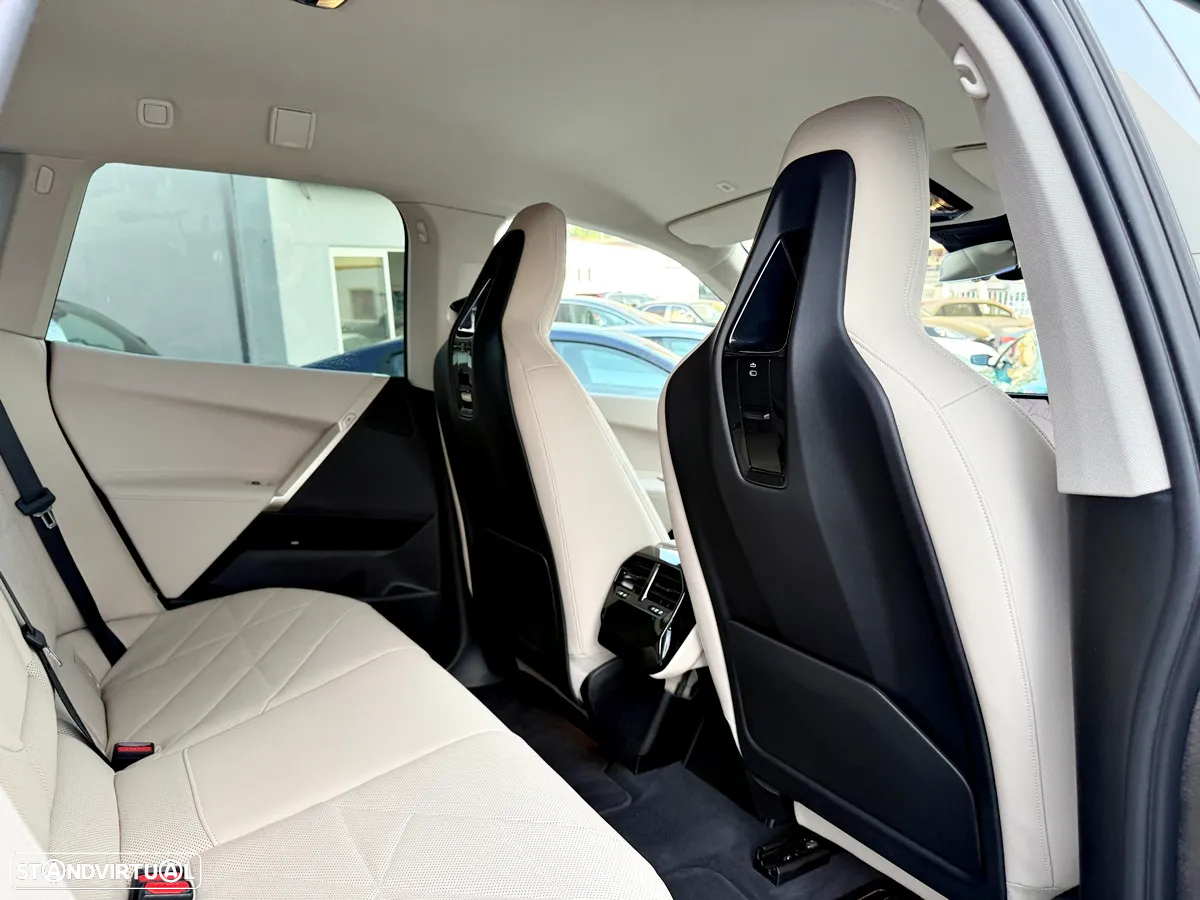 BMW iX xDrive 40 - 31