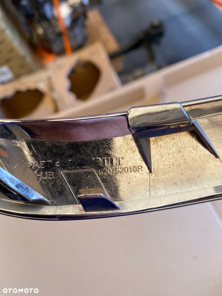RENAULT CAPTUR 2 II PRZEDNIA LEWA NAKŁADKA LISTWA POD LAMPĘ PRZEDNIĄ LEWĄ CHROM CHROMOWANA  Chrom ZDERZAKA PRZEDNIEGO LEWY PRZÓD W ZDERZAK PRZEDNI LISTWA CHROMOWA LAMPY 620752010R - 8