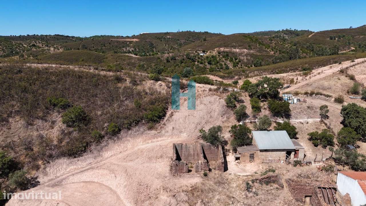 Terreno misto com Ruína e barragem - Grande imagem: 3/10