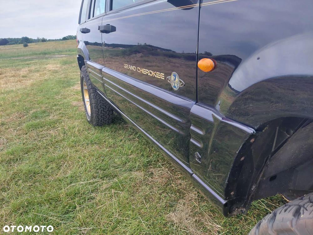 Jeep Grand Cherokee - 16