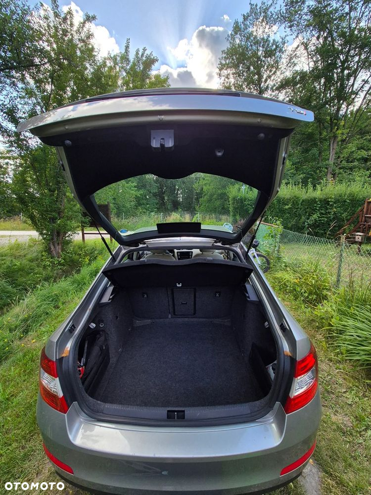 Skoda Octavia 2.0 TDI Edition DSG - 17
