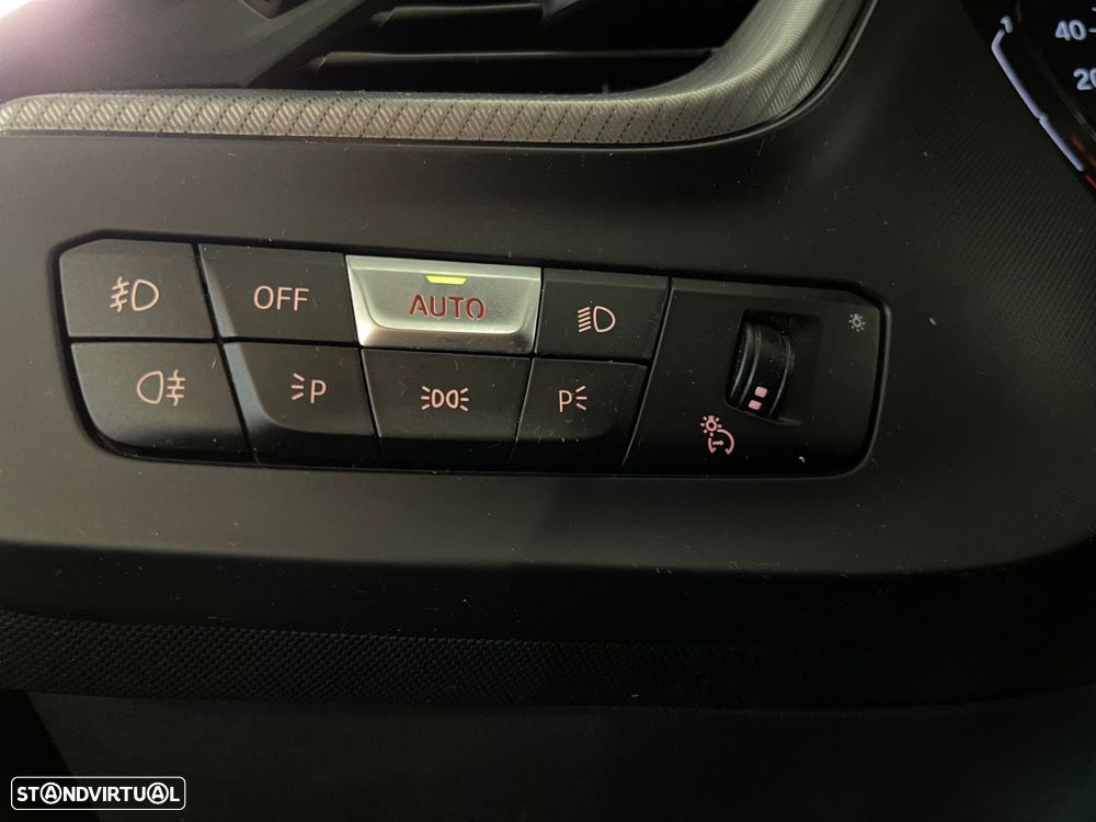 BMW 116 d Pack Desportivo M - 36