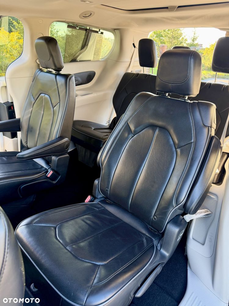 Chrysler Pacifica - 19