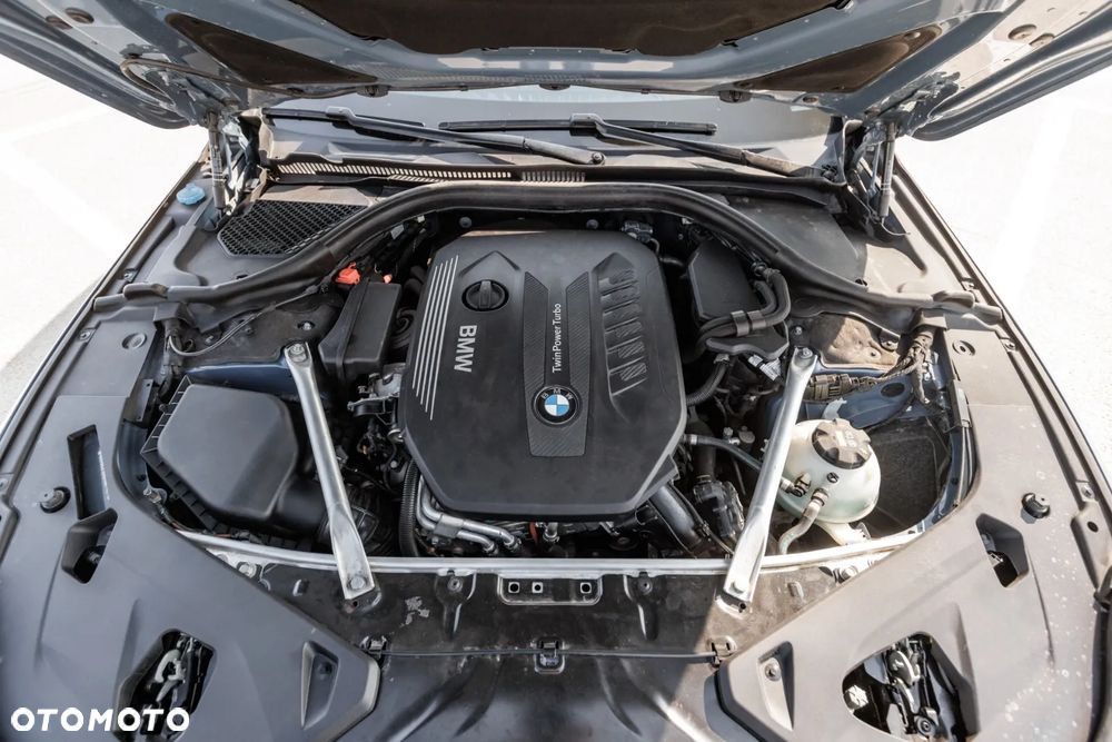 BMW Seria 8 - 31