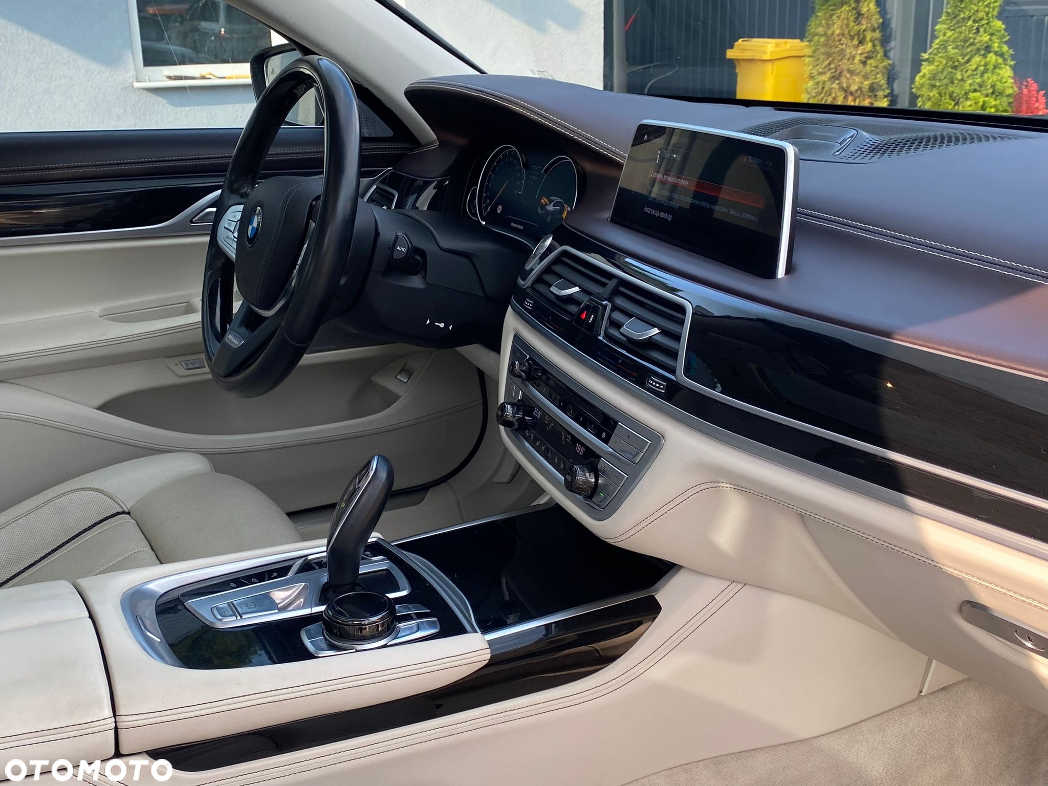 BMW Seria 7 750Li xDrive - 15