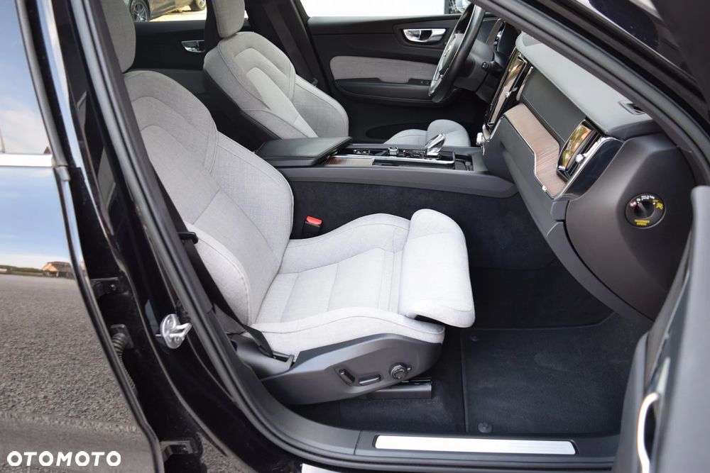 Volvo XC 60 B5 D AWD Geartronic Inscription - 41