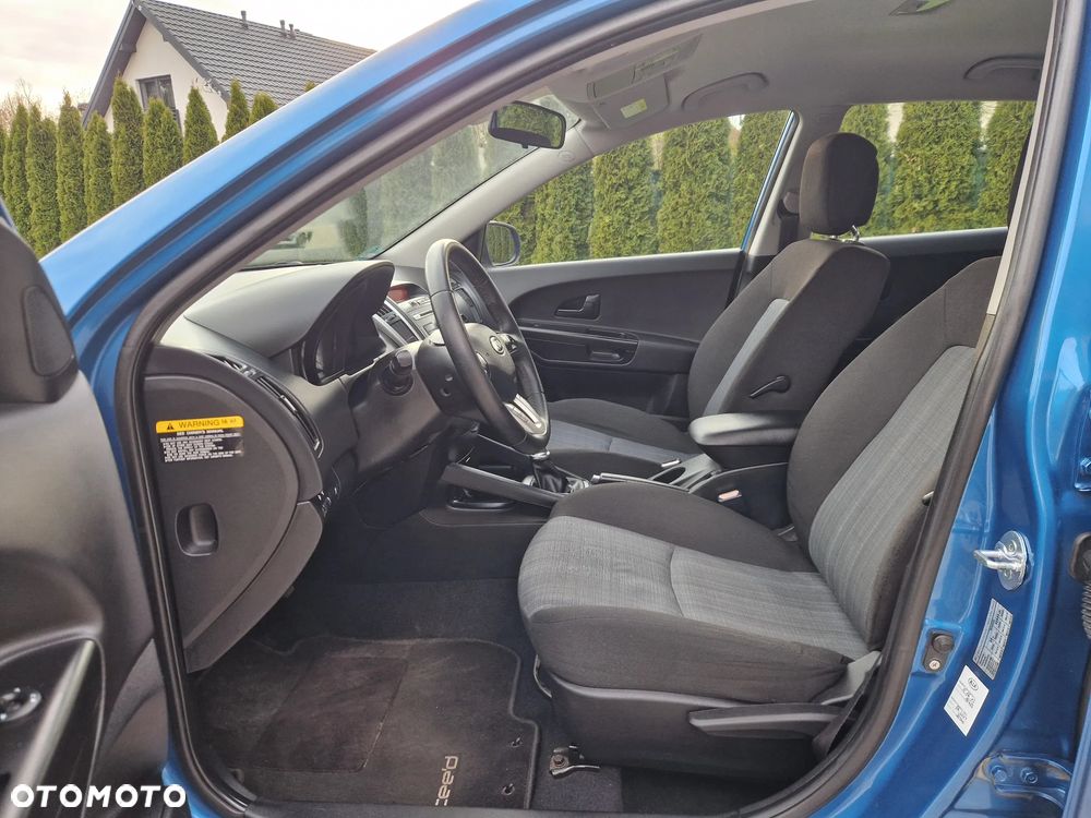 Kia Ceed 1.4 CVVT Dream-Team Edition - 32