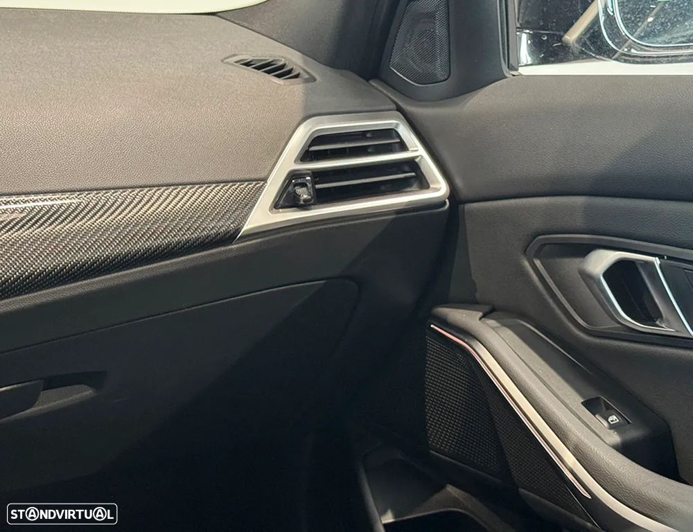 BMW 320 d Touring Pack Desportivo M Auto - 14