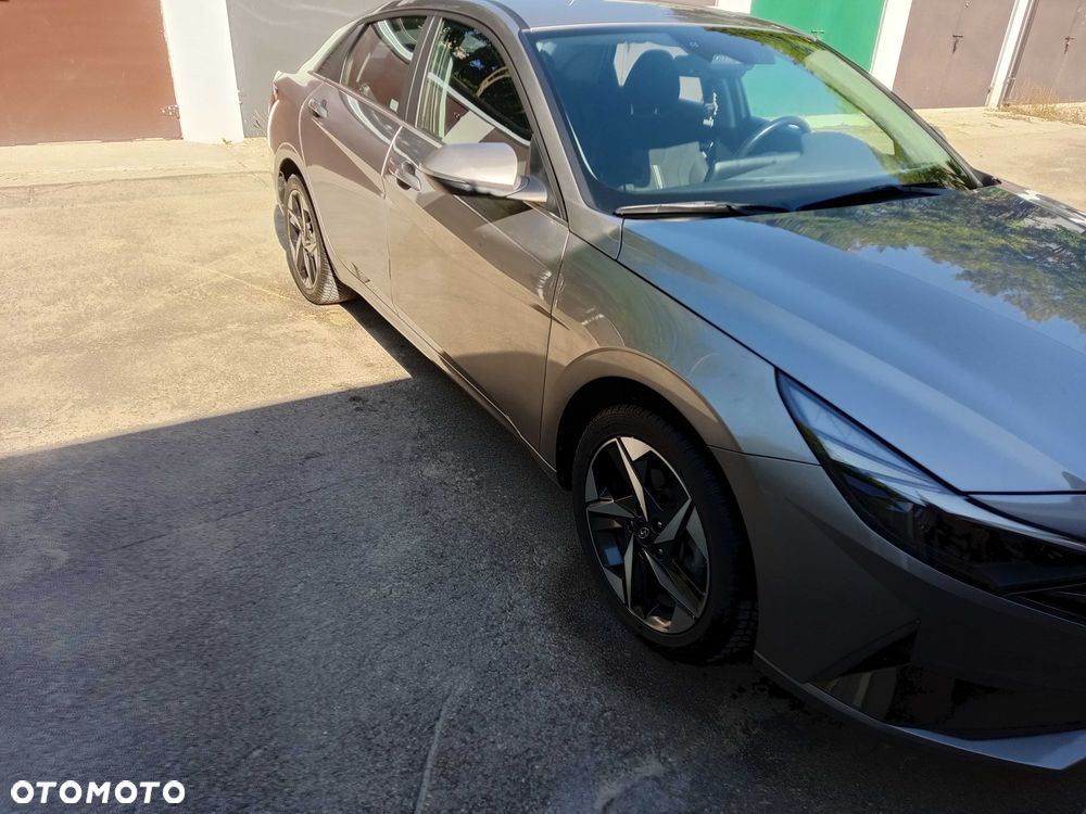 Hyundai Elantra - 8