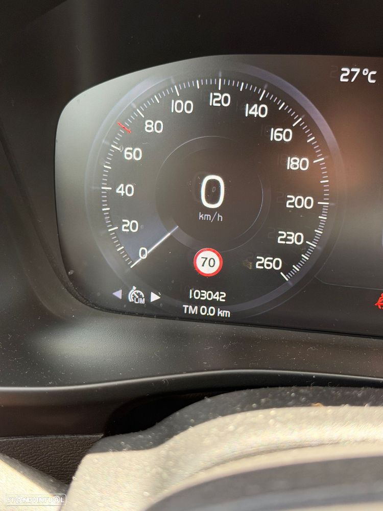 Volvo XC 40 2.0 D3 Momentum Plus Geartronic - 12