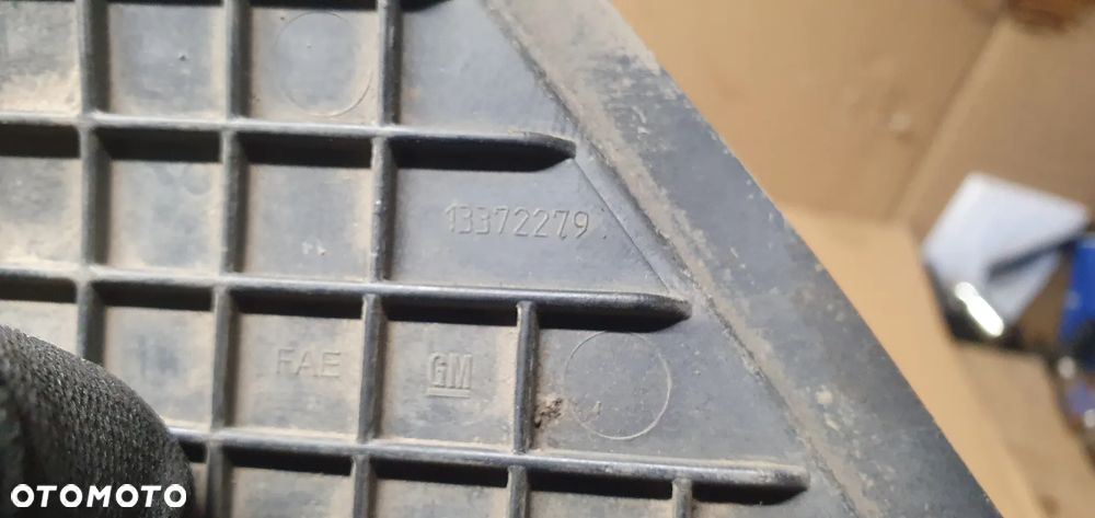Osłona płyta pod zderzak prawy przód Opel Zafira C 13372279 - 5