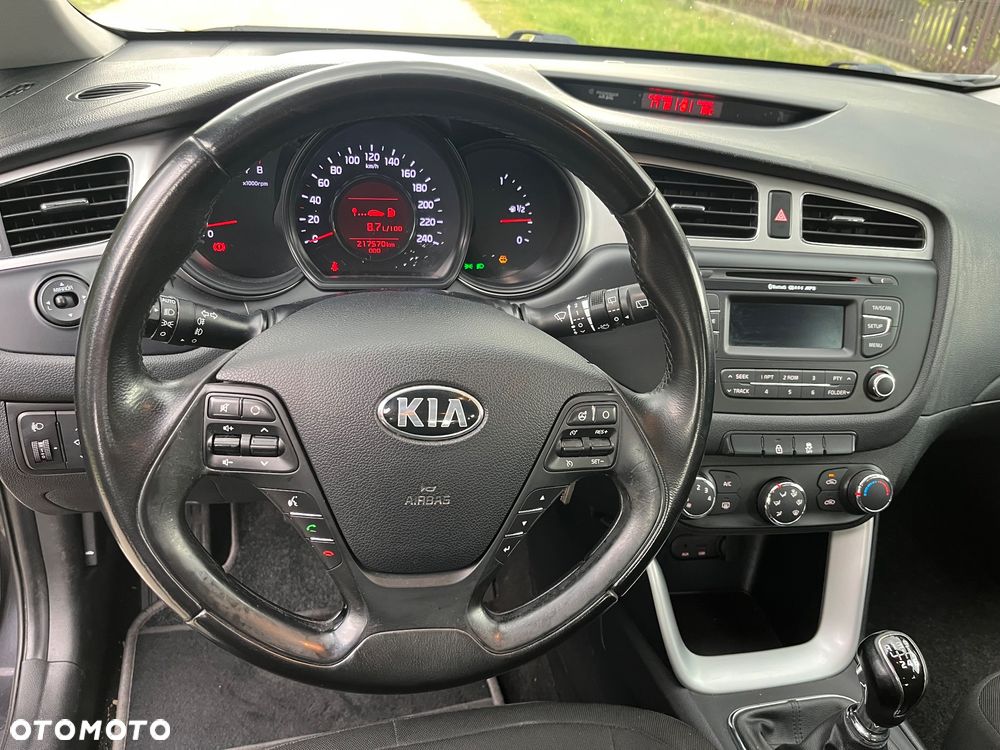 Kia Ceed 1.4 CVVT Attract plus - 14