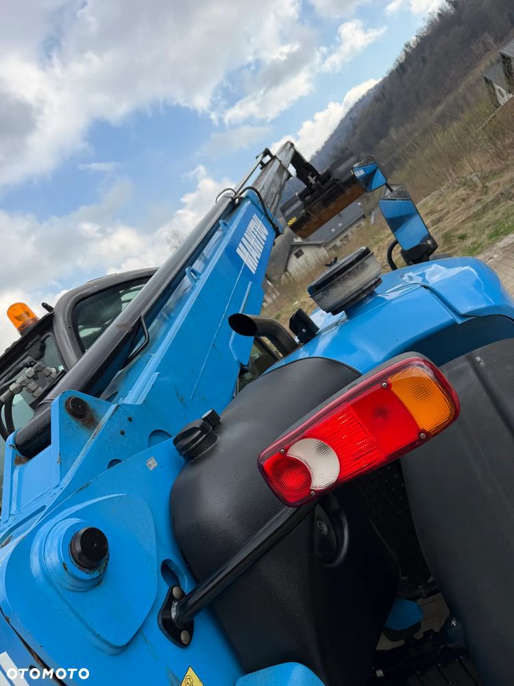Manitou MT932 Ładowarka Teleskopowa 9m wysuw!  UDŹWIG 3,2 TONY! Przebieg 2600 mtg. jak Nowa z SALONU 2016 rok z Norwegii z Gospodarstwa rolnego! Silnik DEUTZ 110 km. Aktualne Serwisy w Dekra. Nowy Model sterowane wszystko z 1 dżojstika. Widły i łyżka. Ani deka luzu czy wycieku. OKAZJA! Jazda REWERS + 4 biegi. Skręt 3 tryby. - 36