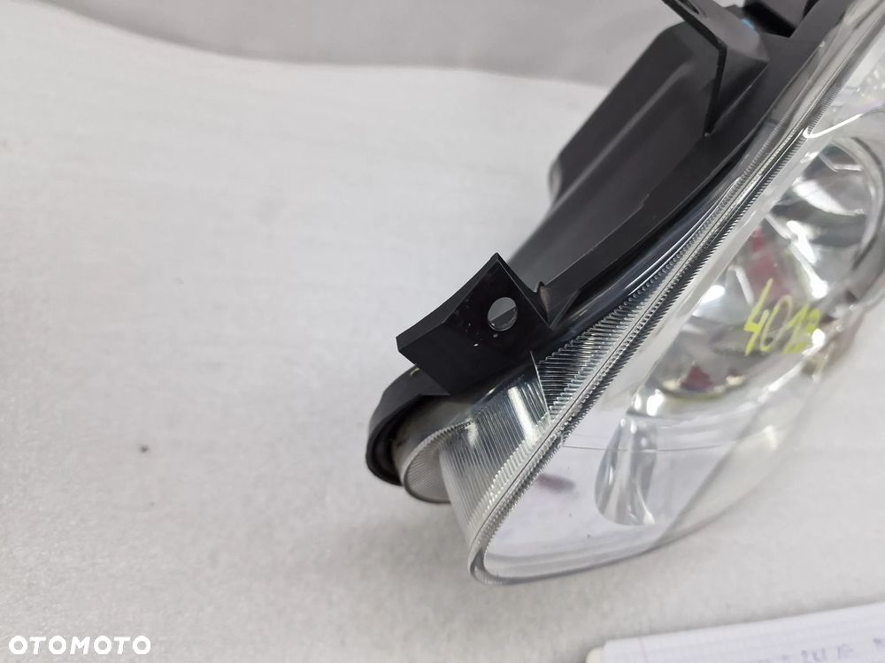 RENAULT TWINGO 2 II 07-12 LEWA / PRAWA LAMPA PRZEDNIA PRZÓD JASNA , NR AUKCJI LA401 - 13