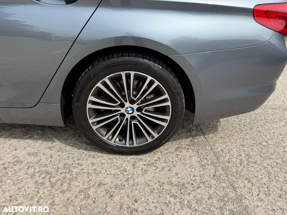 BMW Seria 5 520i AT MHEV - 12