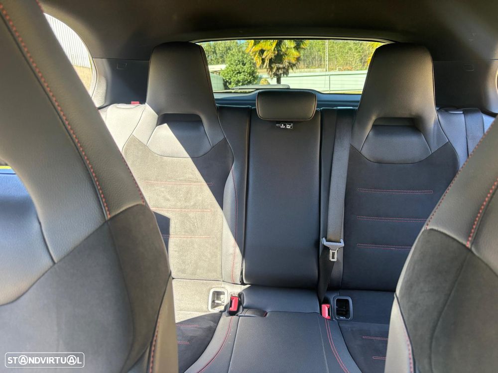 Mercedes-Benz A 250 e 8G-DCT AMG Line - 20