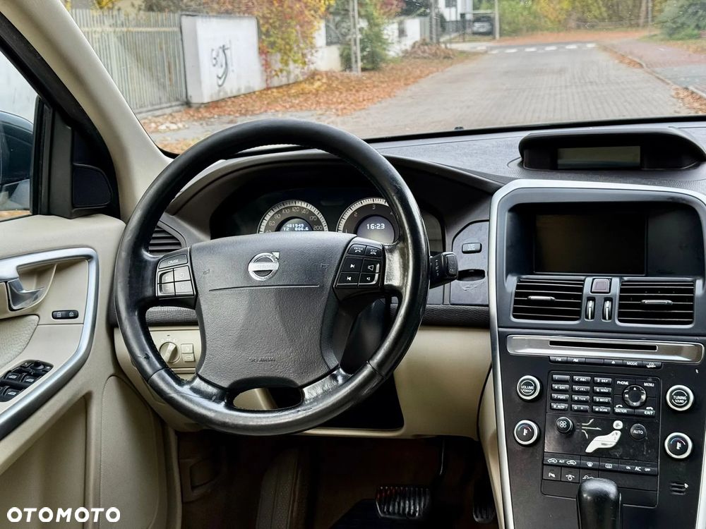 Volvo XC 60 D5 AWD Summum - 17
