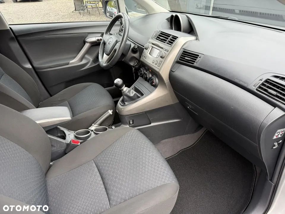 Toyota Verso 1.8 Premium 7os - 28