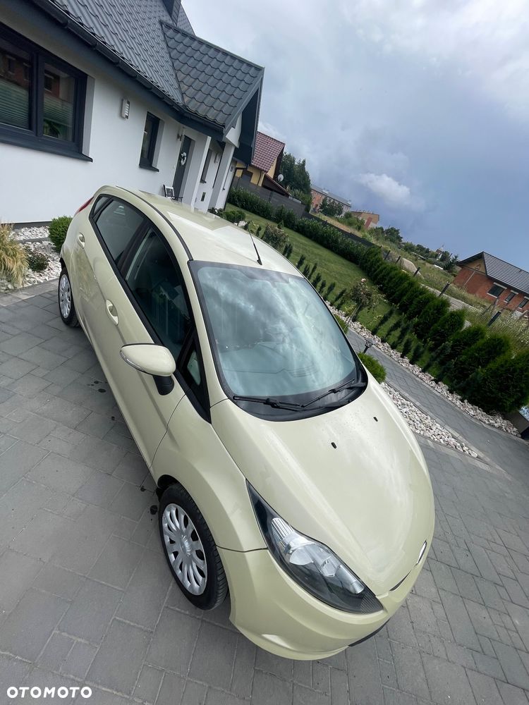 Ford Fiesta 1.25 Ghia - 8