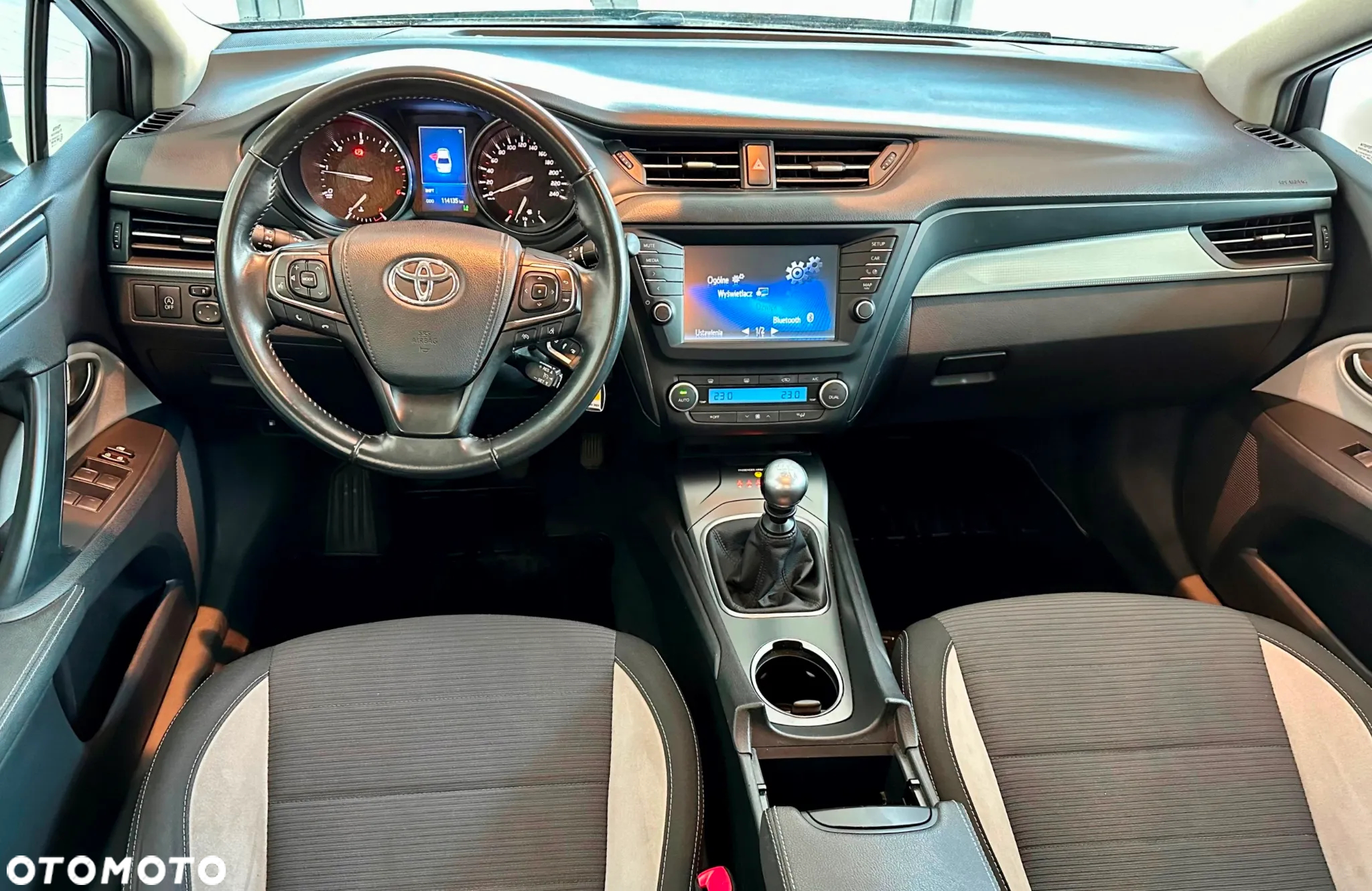 Toyota Avensis 2.0 D-4D Premium - 10