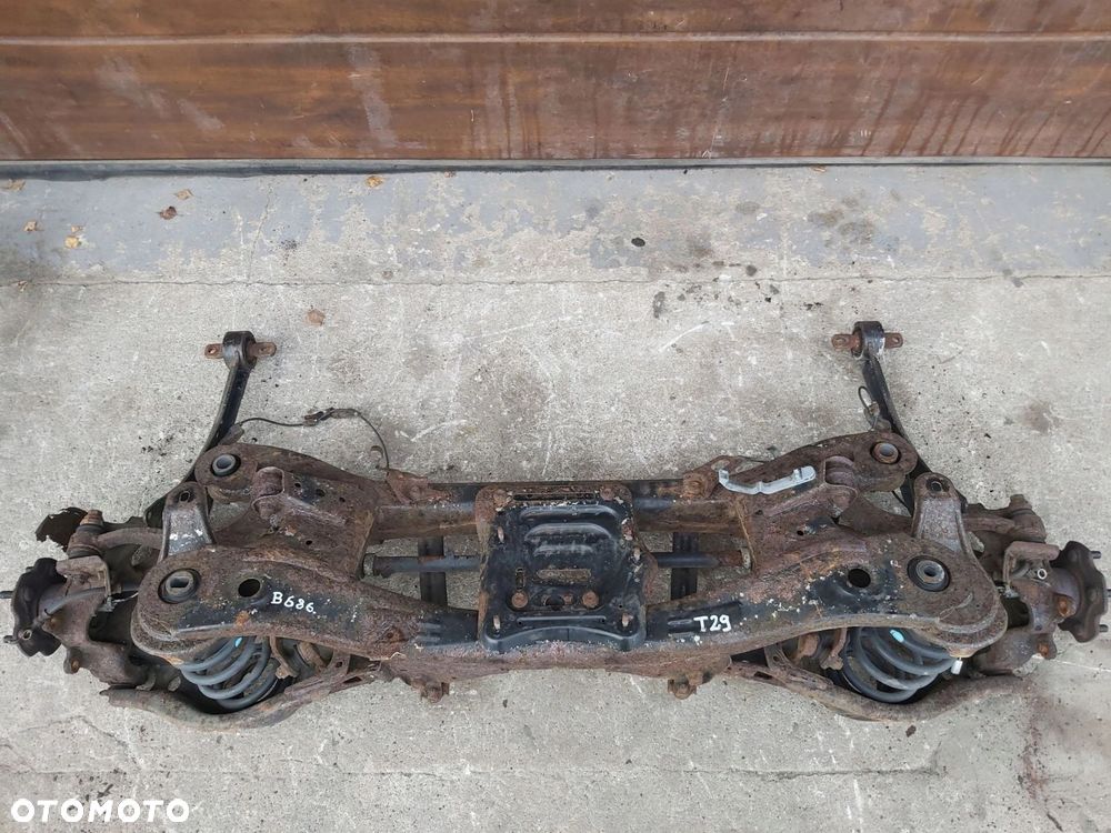 Toyota Avensis T27 Lift T29 14-18r belka zawieszenia tył sanki wahacz - 1