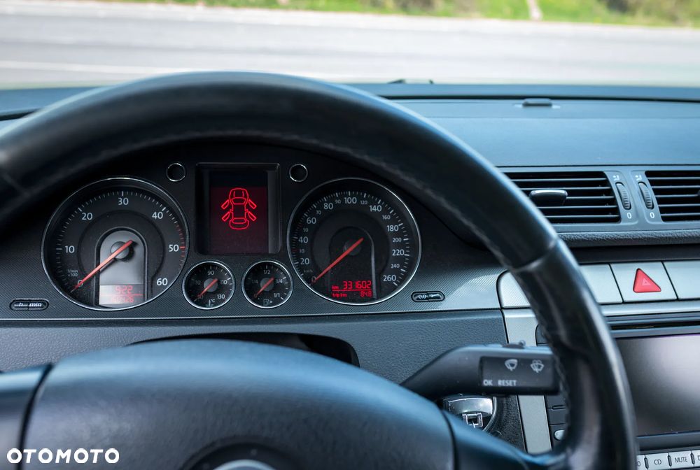 Volkswagen Passat 2.0 TDI DPF Comfortline - 16