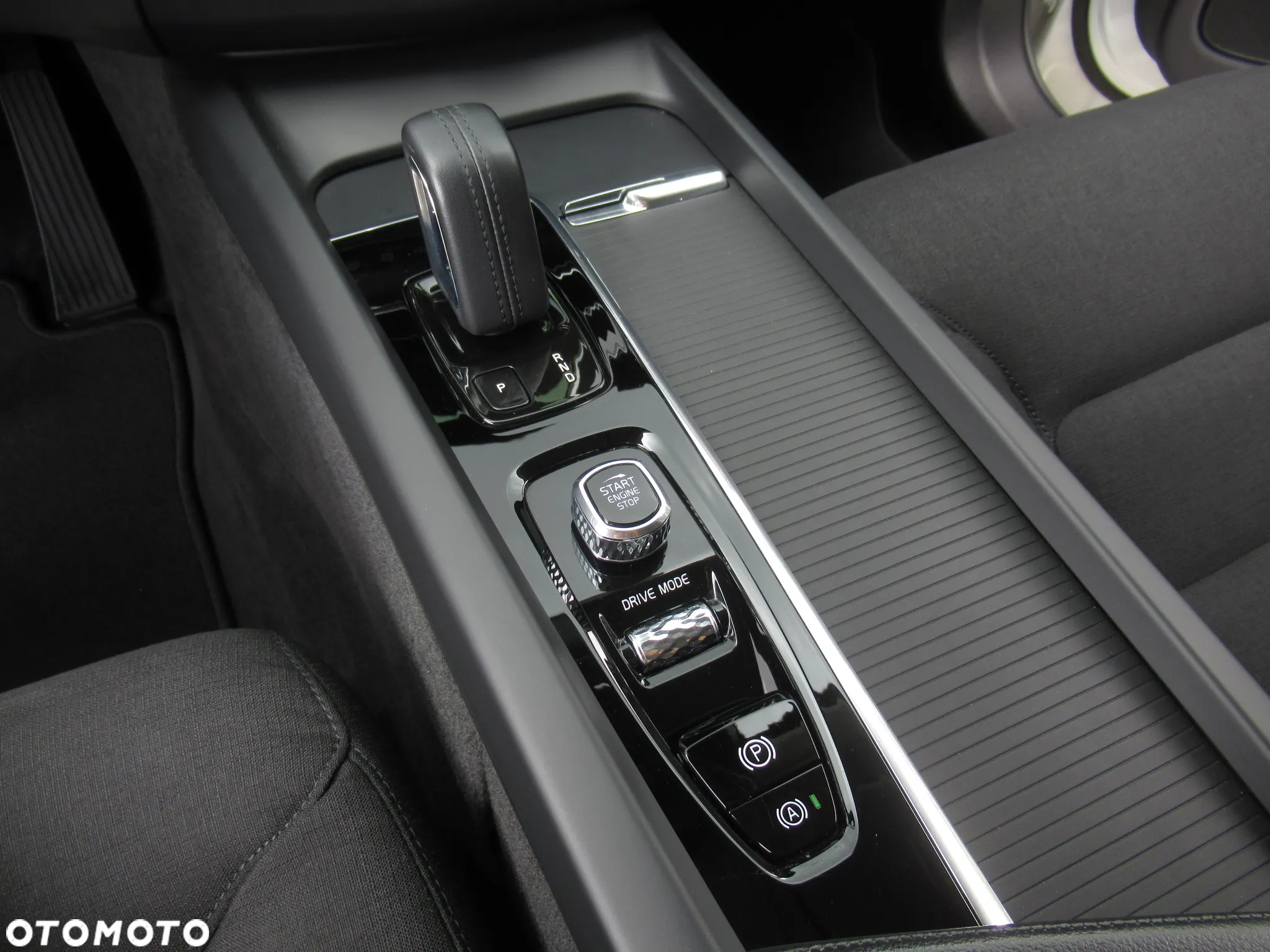 Volvo XC 60 B4 B Momentum - 15