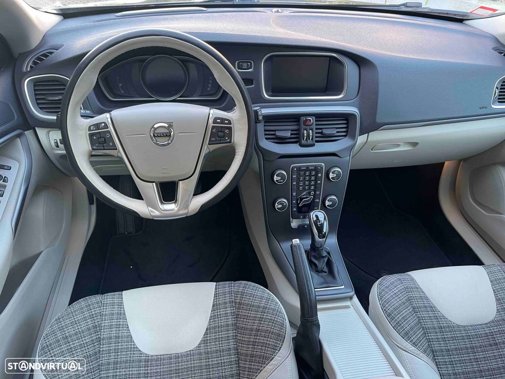 Volvo V40 2.0 D4 Inscripton Geartronic - 29