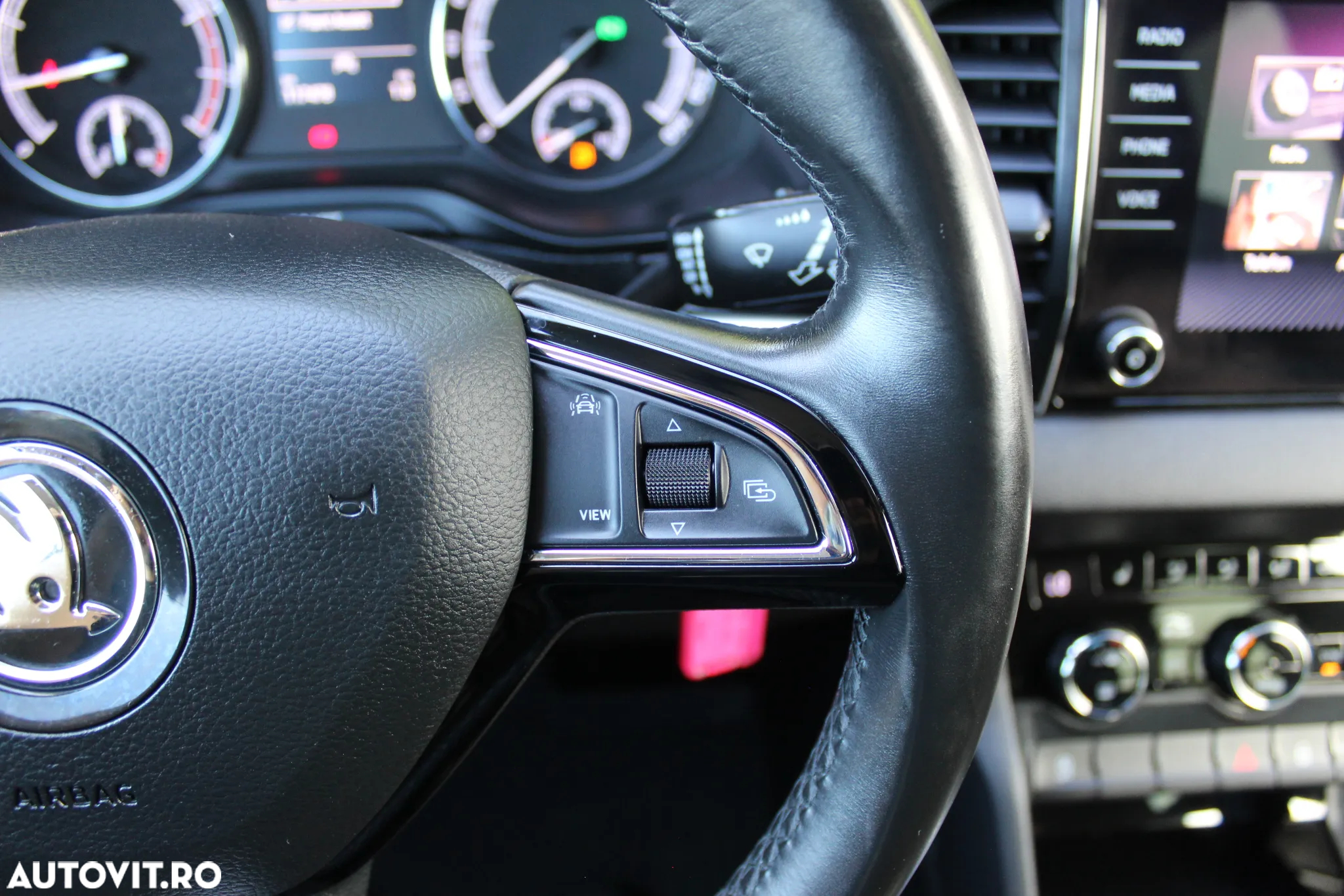 Skoda Karoq 1.5 TSI DSG Ambition - 17