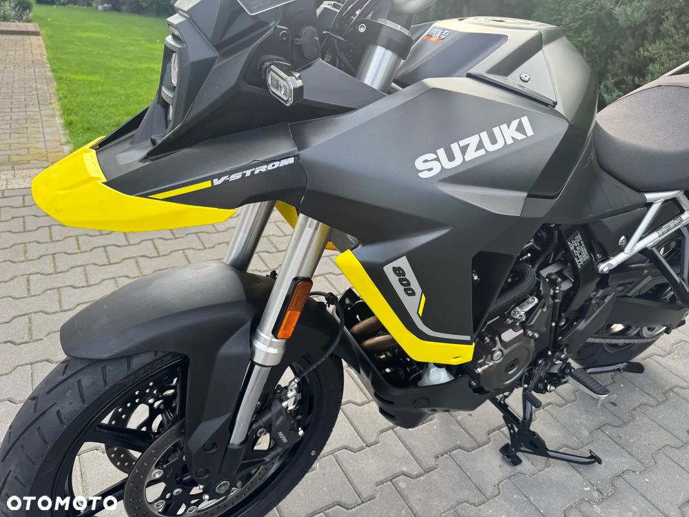 Suzuki V-STROM - 12
