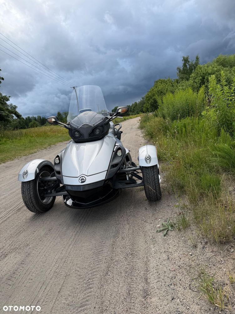 Can-Am Spyder - 23